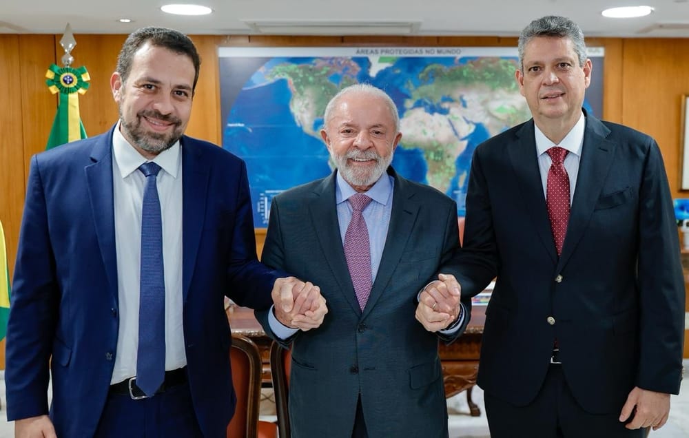 Lula anuncia Boulos como ministro da Secretaria-Geral da Presidência