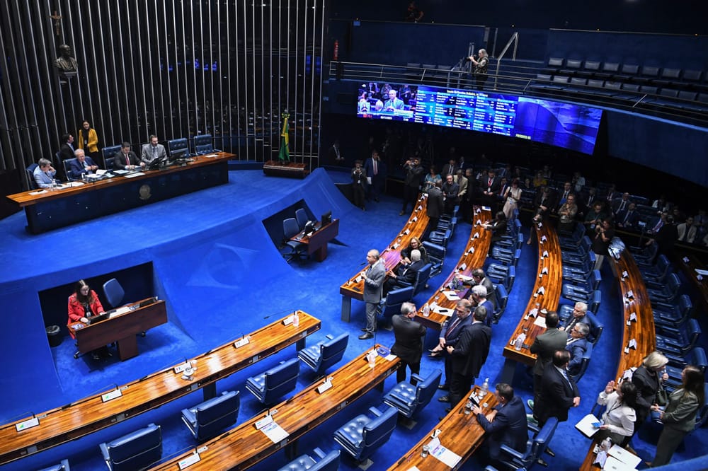 Senado aprova projeto que amplia isenção do Imposto de Renda para quem ganha até R$ 5 mil mensais
