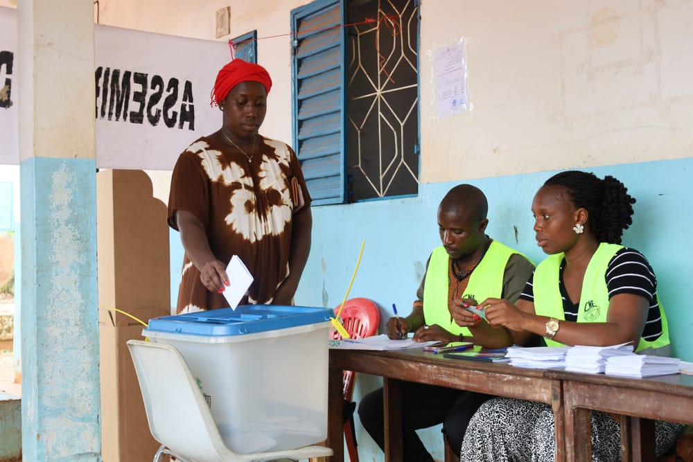 Guiné-Bissau vota em referendo sobre a concessão de poderes ampliados ao presidente
