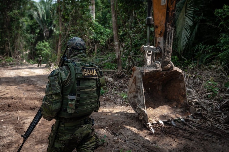 Grupo Especializado de Fiscalização (GEF) do Ibama desativa garimpos ilegais nos parques nacionais do Jamanxim e do Rio Nov