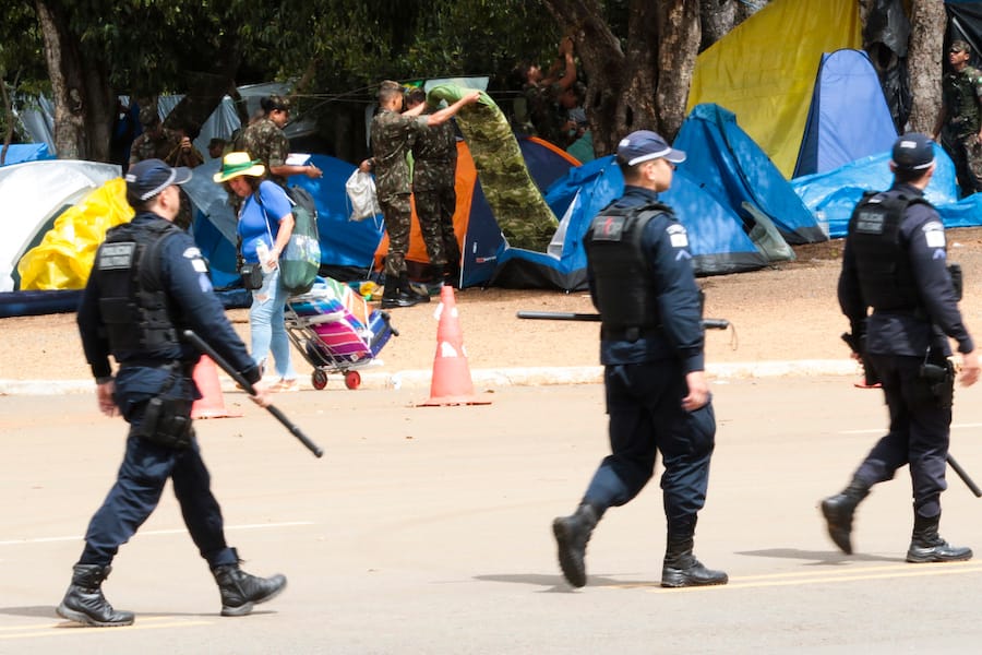 Polícia e Exército se concentram na frente do QG do Exército para desmobilizar acampamento / Foto: Marcello Casal Jr/Agên