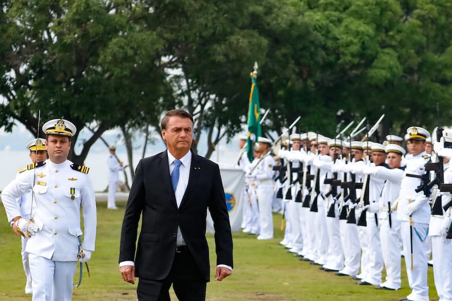 Curadoria #797: Bolsonaro repete que pode não cumprir decisões do STF