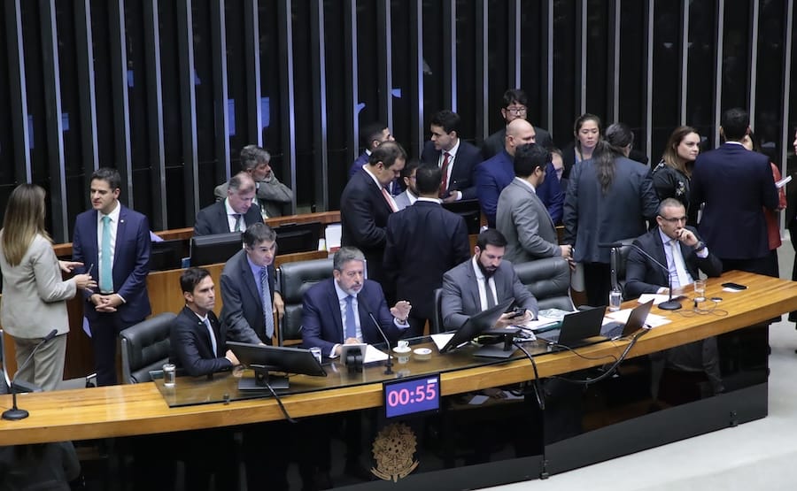 #1883: Câmara acelera tramitação de projeto que equipara aborto ao homicídio