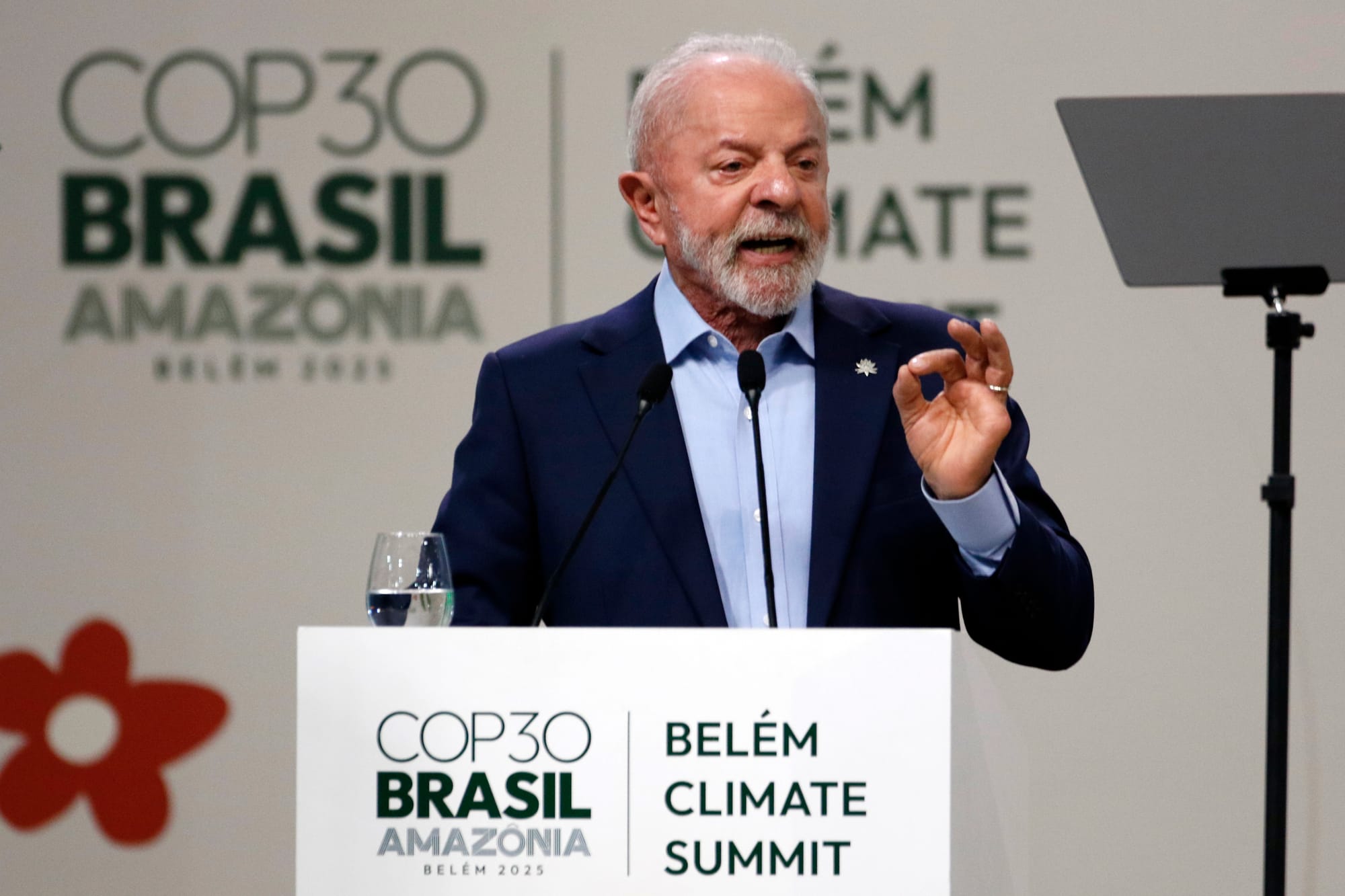 Em discurso, Lula reconhece 'contradições' e 'dificuldades', mas reforça urgência por um 'mapa' para superar emergência climática