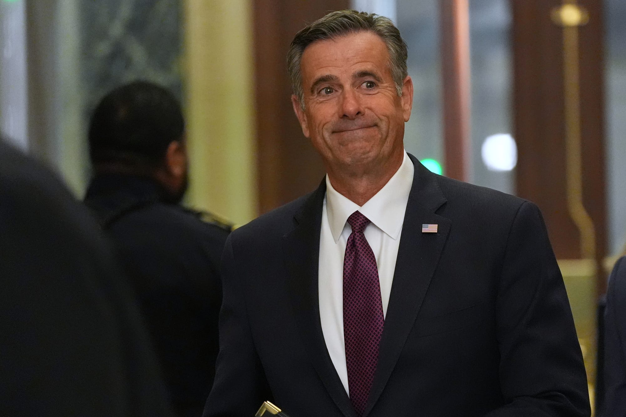 Diretor da CIA se reúne com a presidente interina da Venezuela em Caracas