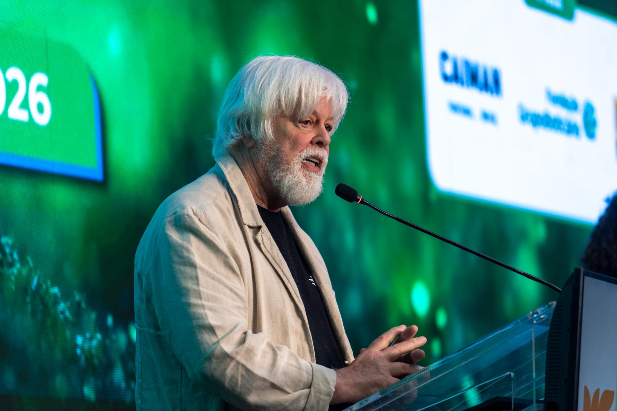 Sem fiscalização, Tratado do Alto-Mar é 'apenas um pedaço de papel', diz Paul Watson