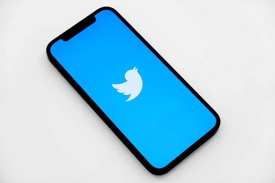 Twitter foi comprado por Elon Musk / Foto: Jeremy Bezanger/Unsplash