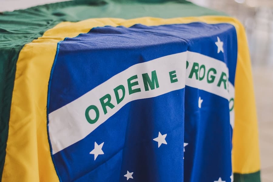 Bandeira do Brasil, único país que disputou todas as Copas do Mundo / Foto: Rafaela Biazi/Unsplash