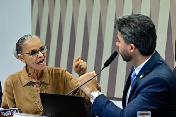 Marina é atacada por senadores, discute e deixa audiência no Senado
