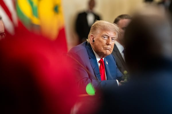 Trump anuncia taxa de 50% a produtos do Brasil e fala em 'caça às bruxas' contra Bolsonaro