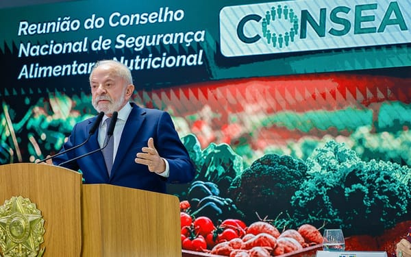 Lula chora ao relembrar fome na infância; leia parte do discurso