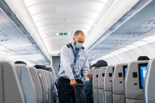 Uso de máscara não é mais obrigatório nos aeroportos e aeronaves brasileiros / Foto: Lukas Souza/Unsplash