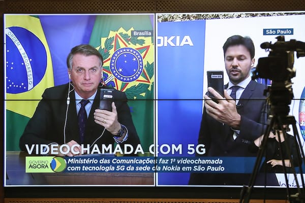 Fábio Faria, ministro das Comunicações, em videochamada com Bolsonaro no dia 9 de abril de 2021 / Foto: Marcos Corrêa/PR