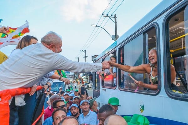 O ex-presidente Luiz Inácio Lula da Silva (PT) intensificou a agenda de caminhadas pelo Brasil nesta 2ª semana de outubro /