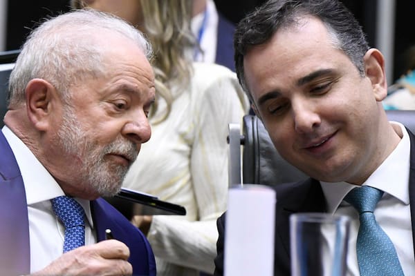 Plenário da Câmara dos Deputados durante sessão solene do Congresso Nacional destinada a dar posse ao presidente e ao vice