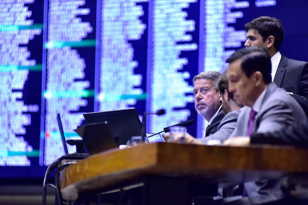 O presidente da Câmara, Arthur Lira, durante votação do novo marco fiscal / 📸 Zeca Ribeiro/Câmara dos Deputados
