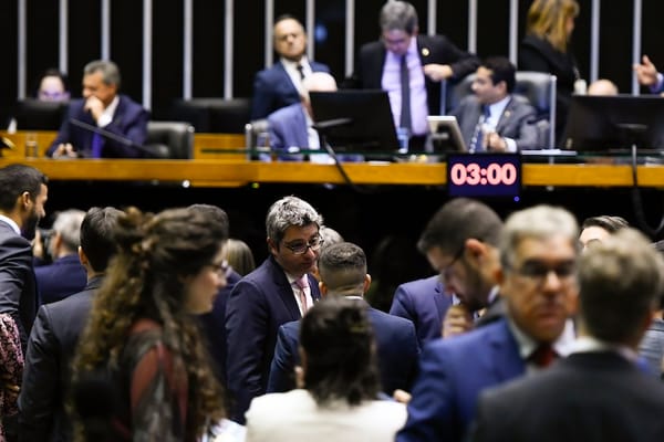 Plenário da Câmara dos Deputados durante sessão conjunta do Congresso Nacional destinada à deliberação de vetos preside