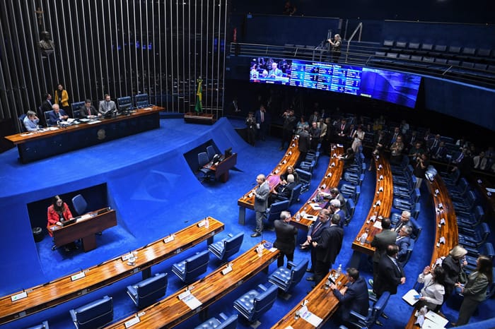 Senado aprova projeto que amplia isenção do Imposto de Renda para quem ganha até R$ 5 mil mensais