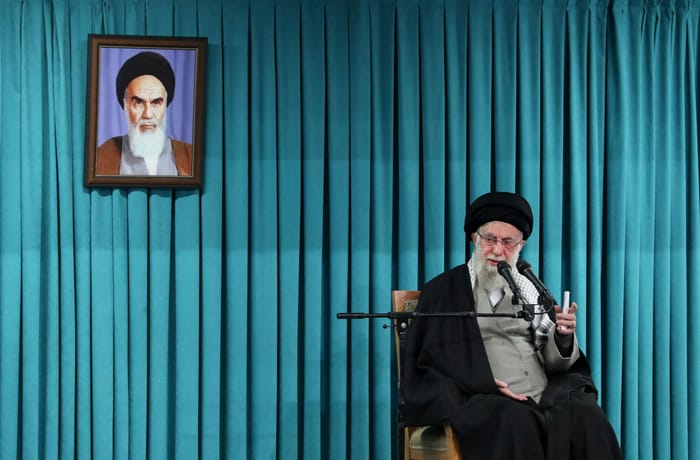 Líder Supremo do Irã, aiatolá Ali Khamenei é morto em ação militar dos EUA e de Israel
