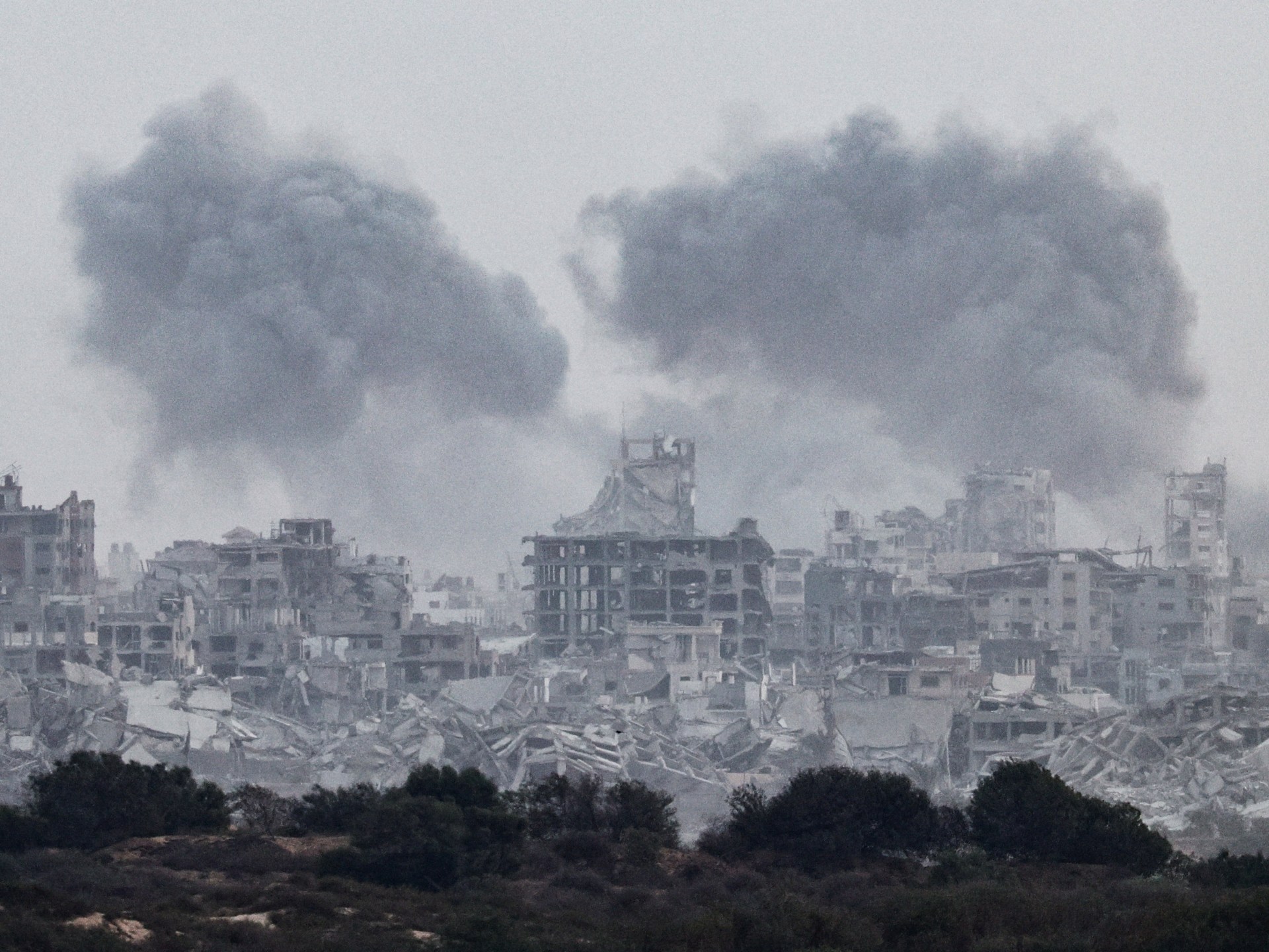 Na véspera das conversas sobre paz no Egito, Israel bombardeia Gaza e mata mais 24 palestinos