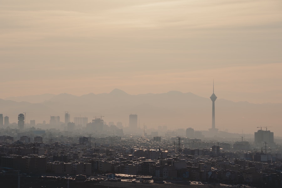 Empresa suíca mediu a qualidade do ar a partir da quantidade de partículas inaláveis / Foto: Amir Hosseini/Unsplash