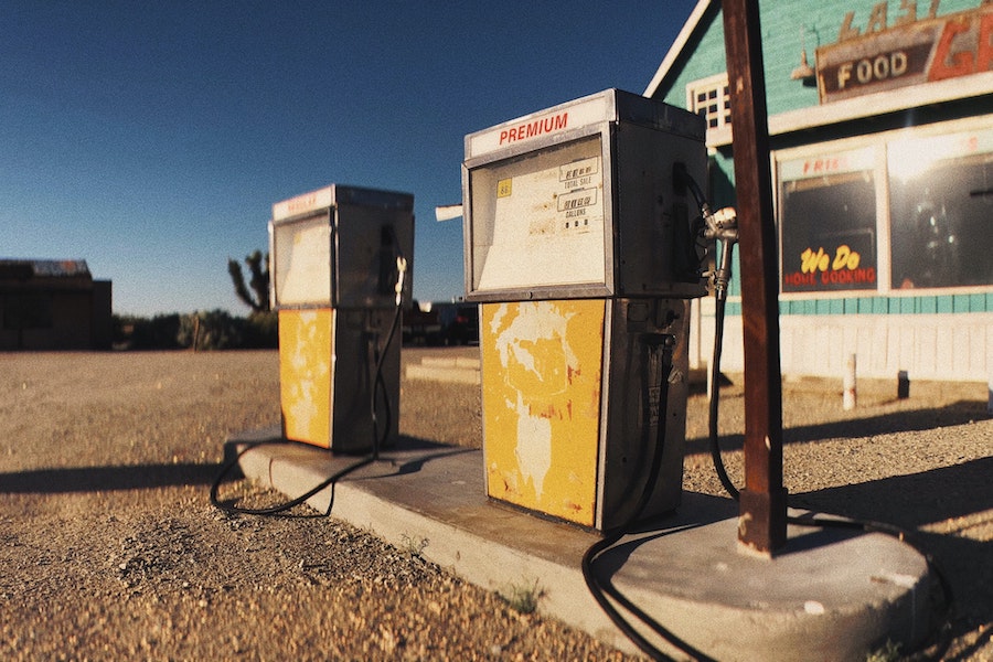 Velho posto de gasolina / Foto: Carl Nenzen Loven/Unsplash