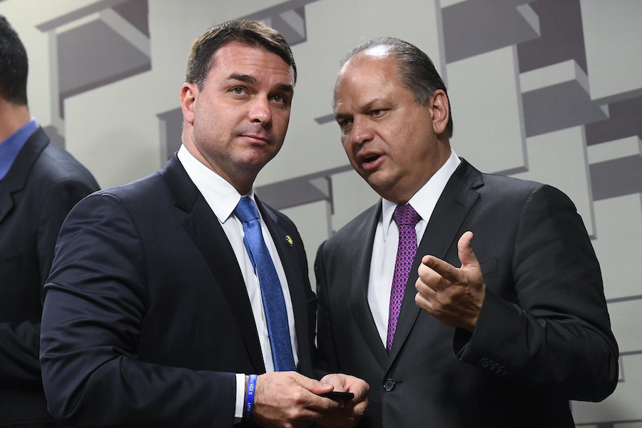 Sabiá: O senador Flávio Bolsonaro (PL-RJ) e o líder do governo na Câmara, deputado Ricardo Barros (PP-PR) / Foto: Marcos Oliveira/Agência Senado