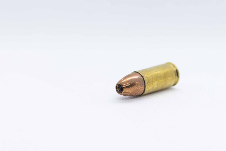 Imagem mostra uma bala / Foto: danilo.alvesd/Unsplash