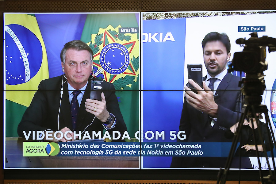 Sabiá: Fábio Faria, ministro das Comunicações, em videochamada com Bolsonaro no dia 9 de abril de 2021 / Foto: Marcos Corrêa/PR