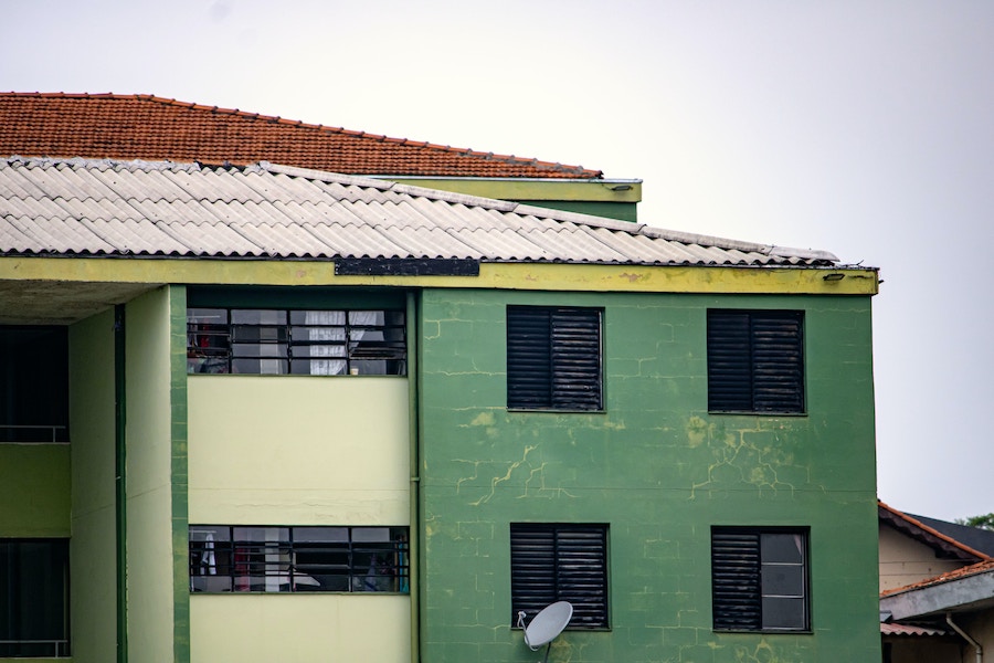 Censo 2022: imagem mostra um prédio em São Paulo, cidade mais populosa do país / ? Ian Talmacs/Unsplash